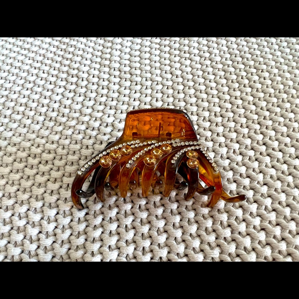 Hair claw clips